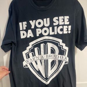 Black graphic tee. Great condition.